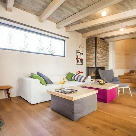 Sleeps 7 Pool Air Con Wifi *