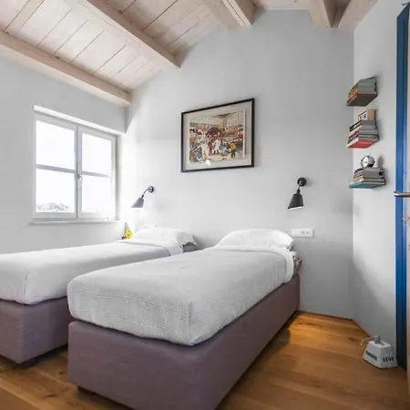 Sleeps 7 Pool Air Con Wifi Willa Kurili