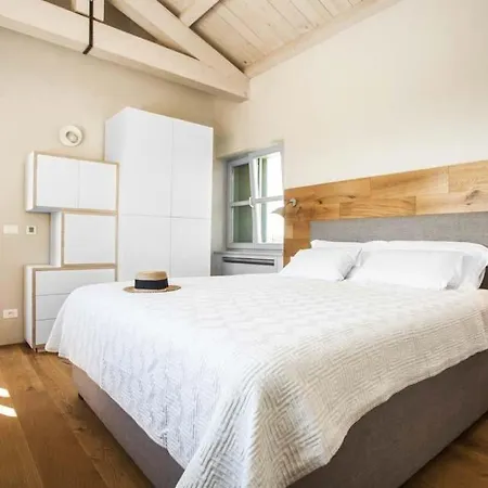 Sleeps 7 Pool Air Con Wifi